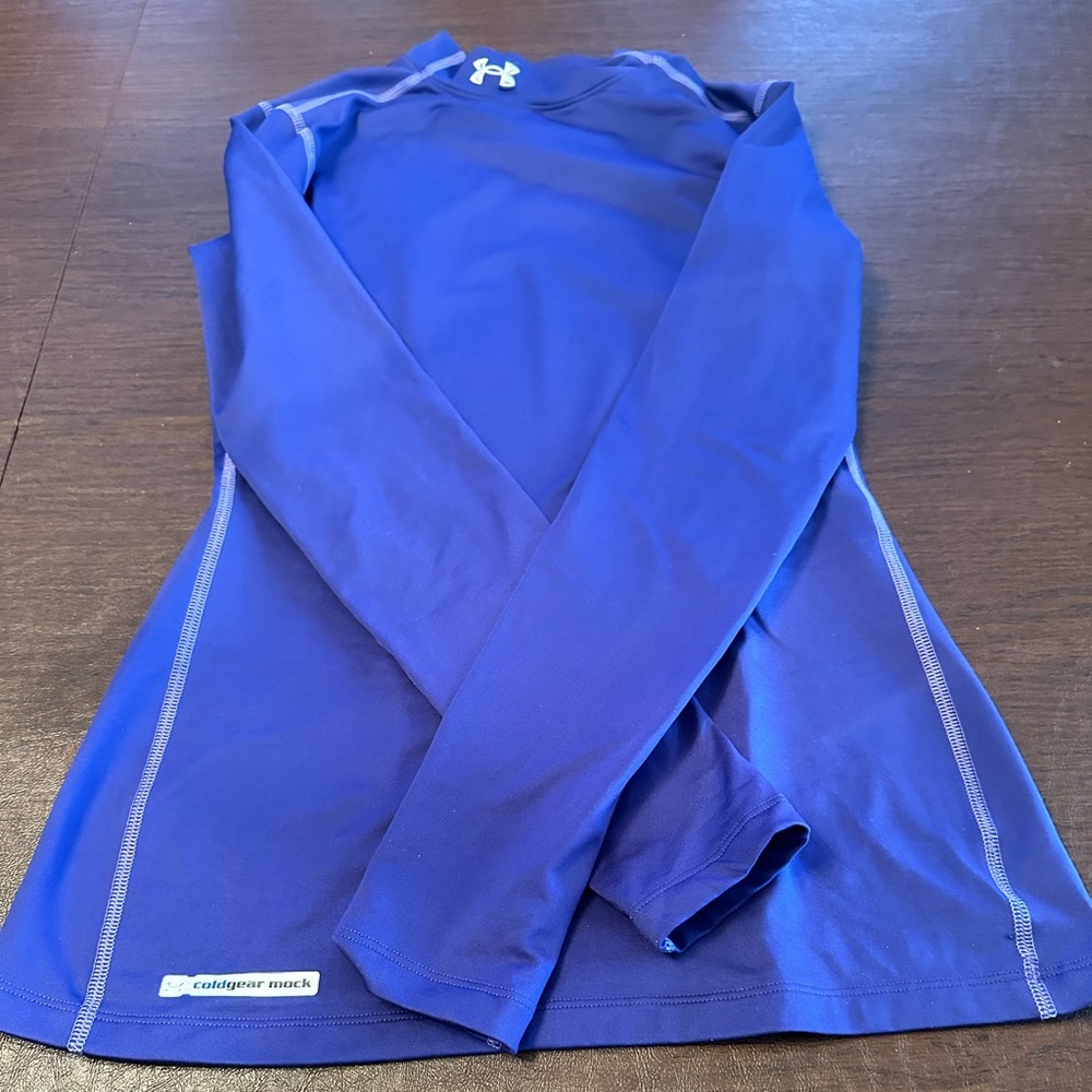 EUC Under Armour top